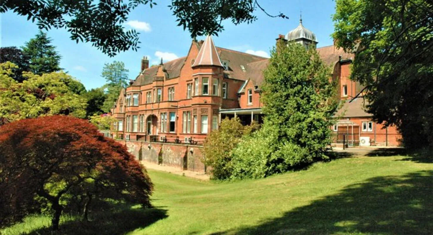 The Wells Clinic Private GP and Minor Surgery Clinic Nutfield, Surrey